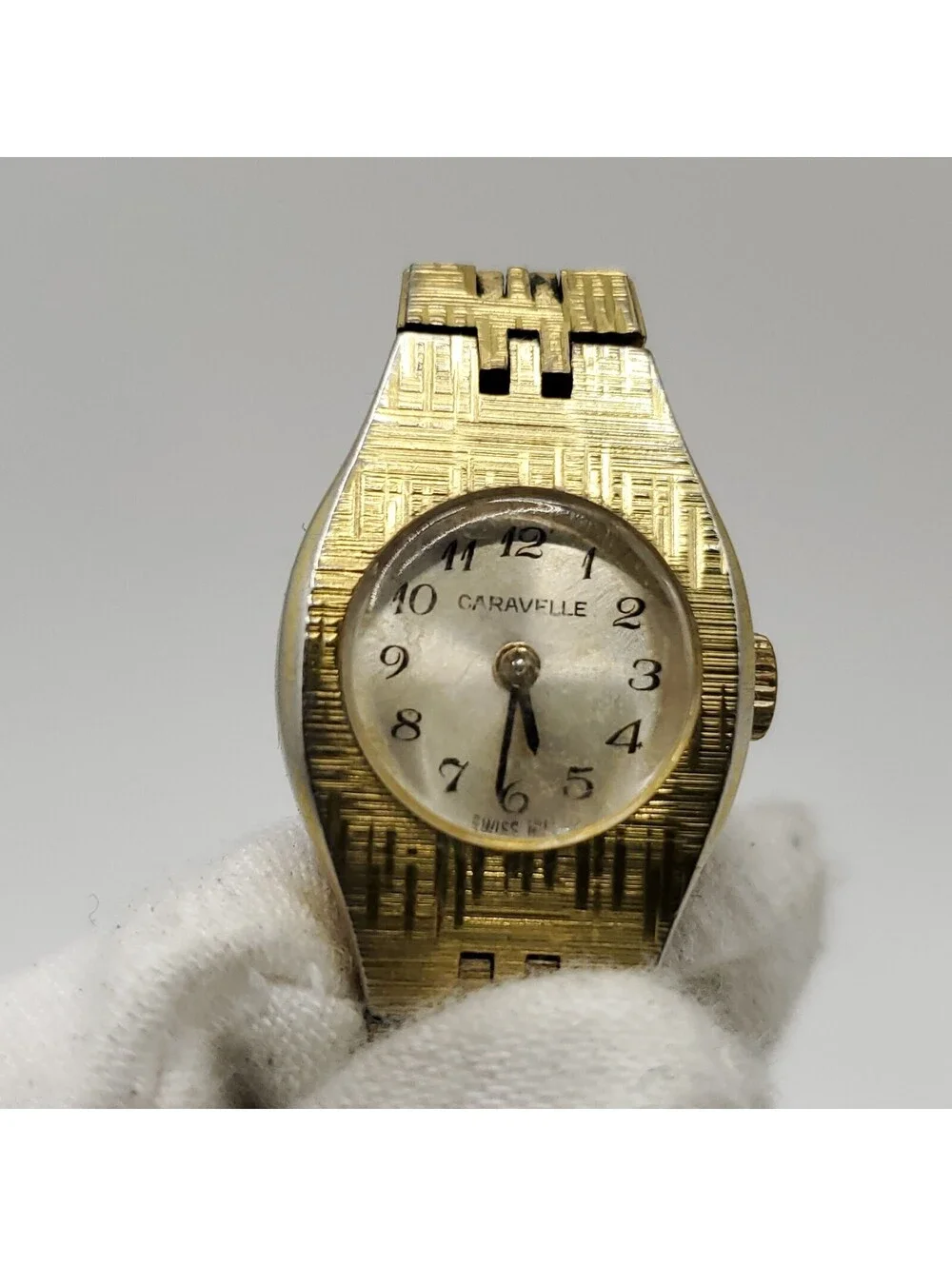 Vintage Caravelle Mechanical Womens Watch 18mm For Parts Or Repair
